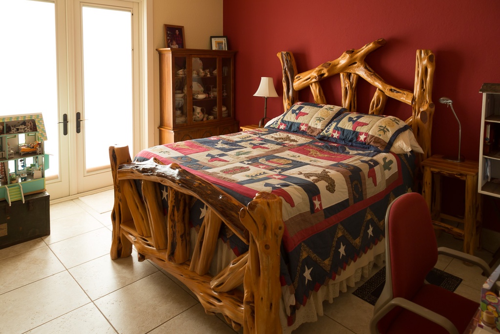 Guest house exterior separate building - Riverside Home Designs Custom Home Portfolio