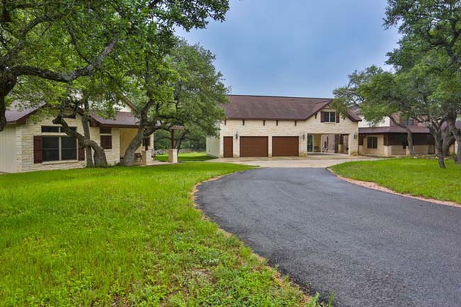 Craftsman style custom home design in Kerrville Texas Hill Country - Riverside Home Designs portfolio